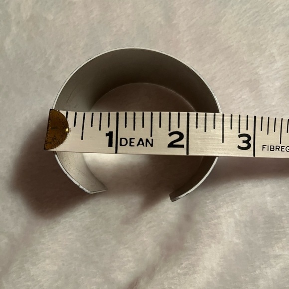 NWOT Metal cuff bracelet - Picture 2 of 5